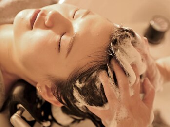 ミームスパ 梅田中崎町(Meem Spa)の写真/首肩こりをしっかりゆるめて頭まで整う。今すぐ楽になりたい方におすすめ！【ヘッドスパ/デコルテ/肩甲骨】