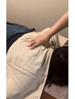 スリーツリーズ(3trees)/しっかりめの圧でほぐします。