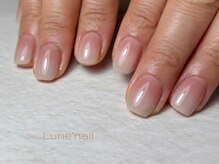 リュヌ(Lune)/花びらネイル