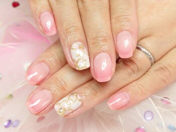 クリスタルネイル(CrystalNail)の写真/【持込み大歓迎☆】ジェル・シンプルベース2本アート込¥5980※オフ別途¥1000♪人気のマグネットも完備★