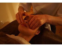 小顔・ドライヘッドスパ専門店 隠れ家cuco【クコ】/ヘッドスパ/マッサージの様子