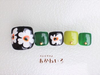 ネイルサロン あかねいろ/秋冬フット　北欧フラワー手描き