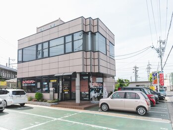 ビープロデュース 刈谷知立店(B'PRODUCE)/このビルの2階がサロンです