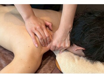 和み庵 ホワイティ梅田店の写真/日頃から疲れがたまりやすい首肩まわりは本格整体・骨盤ケアでもアロマトリートメントでもアプローチ可能♪