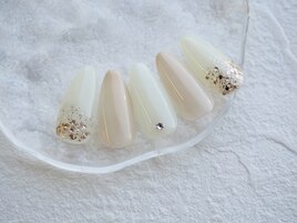 乳白色カラーシンプル上品ネイル