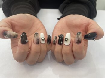 レジーナ(REGINA)/選べる定額ネイルアート４本込