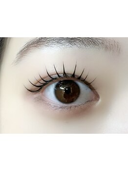 ナチュラル上品な目元にしたい