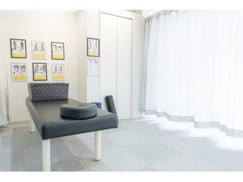 ナオル整体 三宮院(NAORU整体)/施術スペースも広々