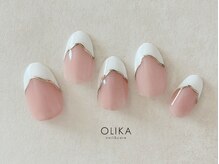 オリカ(OLIKA)/個性あふれる変形フレンチネイル
