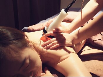 イーメイ(YIMEI)の写真/リピーターの支持NO.1 《全身アロマリンパ+ハイパーナイフ》★ダイエットだけなく疲労回復にでもおすすめ★