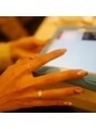 ネイル バズ(NAIL BUZZ) ベースカラーをいれたアート