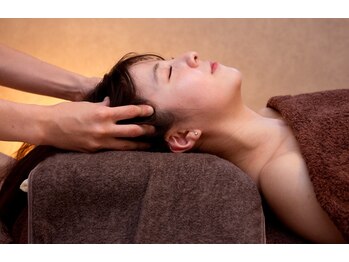 アロマボディアンドフェイシャルサロン ラ ヴィ アン ローズ/ヘッドマッサージ 15分