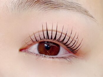 サクラブロウ 心斎橋店(Sakura-blow)の写真/お悩みに合う施術【まつげパーマ¥2750/美眉アイブロウ(間引き込み)¥3300】逆まつ毛さんに上下まつげパーマ!