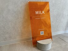 ミルク(MILK)の雰囲気(オレンジの看板が目印♪)