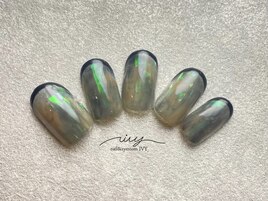 細フレンチネイル