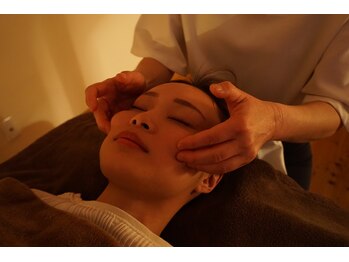 小顔・ドライヘッドスパ専門店 隠れ家cuco【クコ】/ヘッドスパ/マッサージの様子