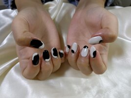 ちぐはぐモノトーンネイル