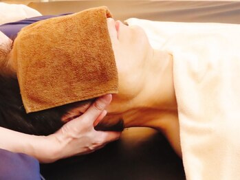 ハンドヒール(HAND HEAL)の写真/プロのセラピストによる、ヘッドスパ＆リンパマッサージ☆癒しの時間で頭も身体もスッキリ軽く♪