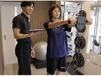 リーブス(REVES)/