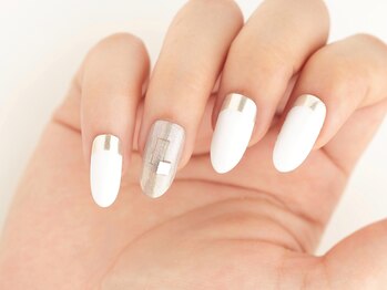 エムスラッシュ ソル センター南(M.SLASH SOL)/大人ホワイトネイル