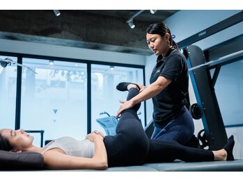 エボ パーソナルトレーニングジム 泉店(E.V.O)/トレーニング前後でのストレッチ