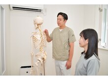 河口湖整体院アデイ(A DAY)の雰囲気（症状の原因となる歪みを見つけていく検査をし施術を行います！）