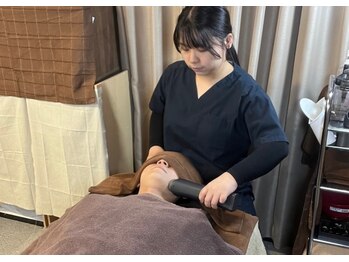 クレスト(CREST)の写真/【施術後の違いに感動】小顔矯正・小顔リンパアロママッサージ・EMS美顔器導入でほうれい線/たるみを改善◎