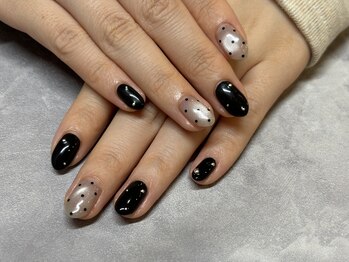 ルリアン カルム/クールなドットデザインネイル