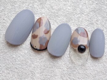 カトルナフ(quatre fois neuf)/くすみマットのマーブルネイル