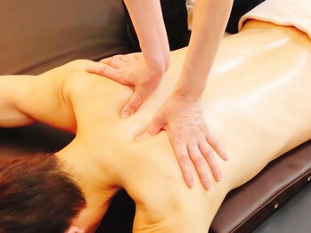ハンドヒール(HAND HEAL)の写真/【メンズにオススメ】歴8年!バリニーズ、タイ古式、台湾式足つぼなどを組み合わせたデトックス特化サロン◇
