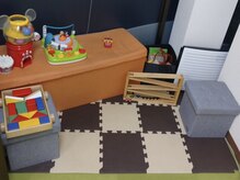 かるむ整骨院 治療院 南浦和店の雰囲気(キッズスペース完備♪施術スペースにベビーベッドもあり◎)