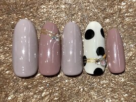 ドット柄ネイル