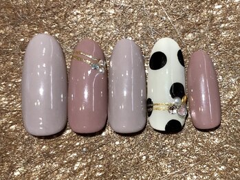 テラスアヴェダ ららぽーとエキスポシティ(Terrace AVEDA)/ドット柄ネイル