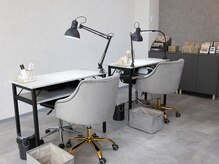 アンドットネイルズ(UN.nails)/施術デスク
