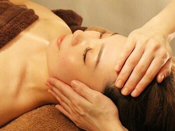 リラクゼーションスペース アペル(Relaxation space APARE)の写真/オールハンドでしっかりほぐし,むくみ・たるみ改善♪【美頭筋セラピー】でスッキリとしたフェイスラインに!