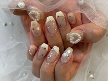 エクリュ(ecru.)/フレンチネイルガーリーアレンジ