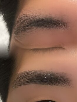 バイオレット(violets)/アイブロウワックスbefore after