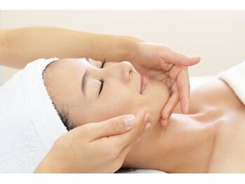 フェイスアンドボディ マーヤ(Face&Body MA-YA)/MA-YA【毛穴/小顔/ヘッドスパ】