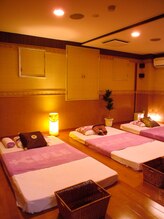 タイリラクゼーションスペース プラスセフィーレ(Thai Reｌaxation Space +CEFLE)/２階　タイマッサージ部屋同室可