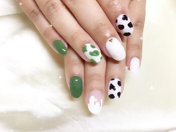 ウィズ フェリーク/緑の牛さんネイル