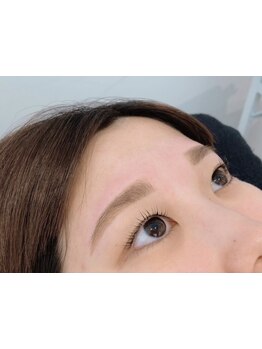 ナチュラル上品な目元にしたい