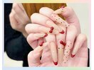 ボルドー色のフレンチ ドット 