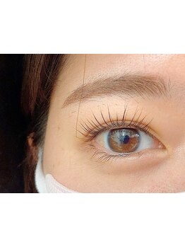 ナチュラル上品な目元にしたい