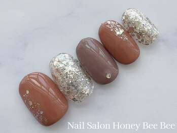 ハニービービー(Honey Bee Bee)/大人ショートネイル