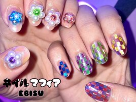 ギラギラアシメネイル