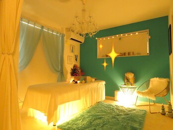 リラクェール(RELAQEEL)/〈扉を開ければ非現実空間〉