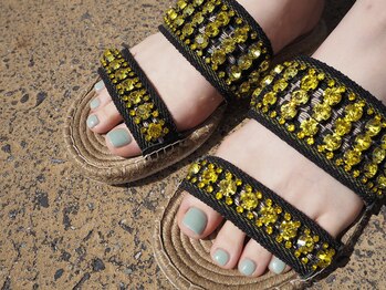 サロン カラフリー アシヤ(Salon Colorfulyy Ashiya)/弱酸性角質除去付フットワンカラ