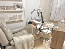 ウルス(ours)の雰囲気（エステもフットネイルも可能なふかふかのリクライニングチェア◎）