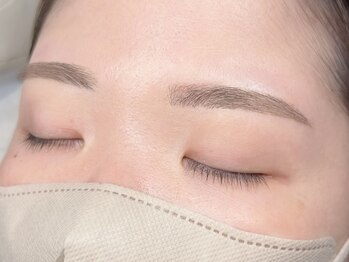 ダブル(W.)/眉スタイリング