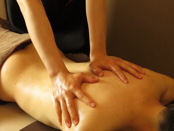 CNヘルス アンド ビューティーサロン in 上野(CN Health&Beauty SALON)/男女スタッフ　オイルマッサージ